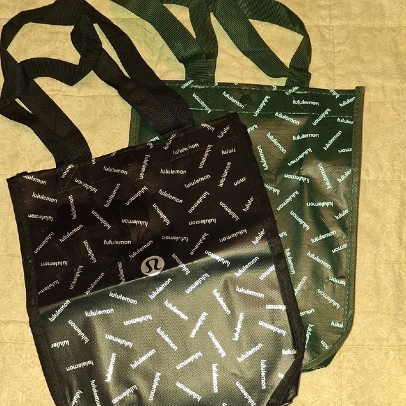 lululemon athletica Black and Dark Green Tote Bags - Picture 2 of 2